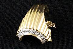 壊れた金の指輪